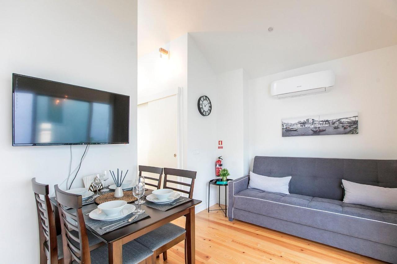 Lovelystay - Cozy 1Br In Santa Catarina W/ Balcony Porto Buitenkant foto