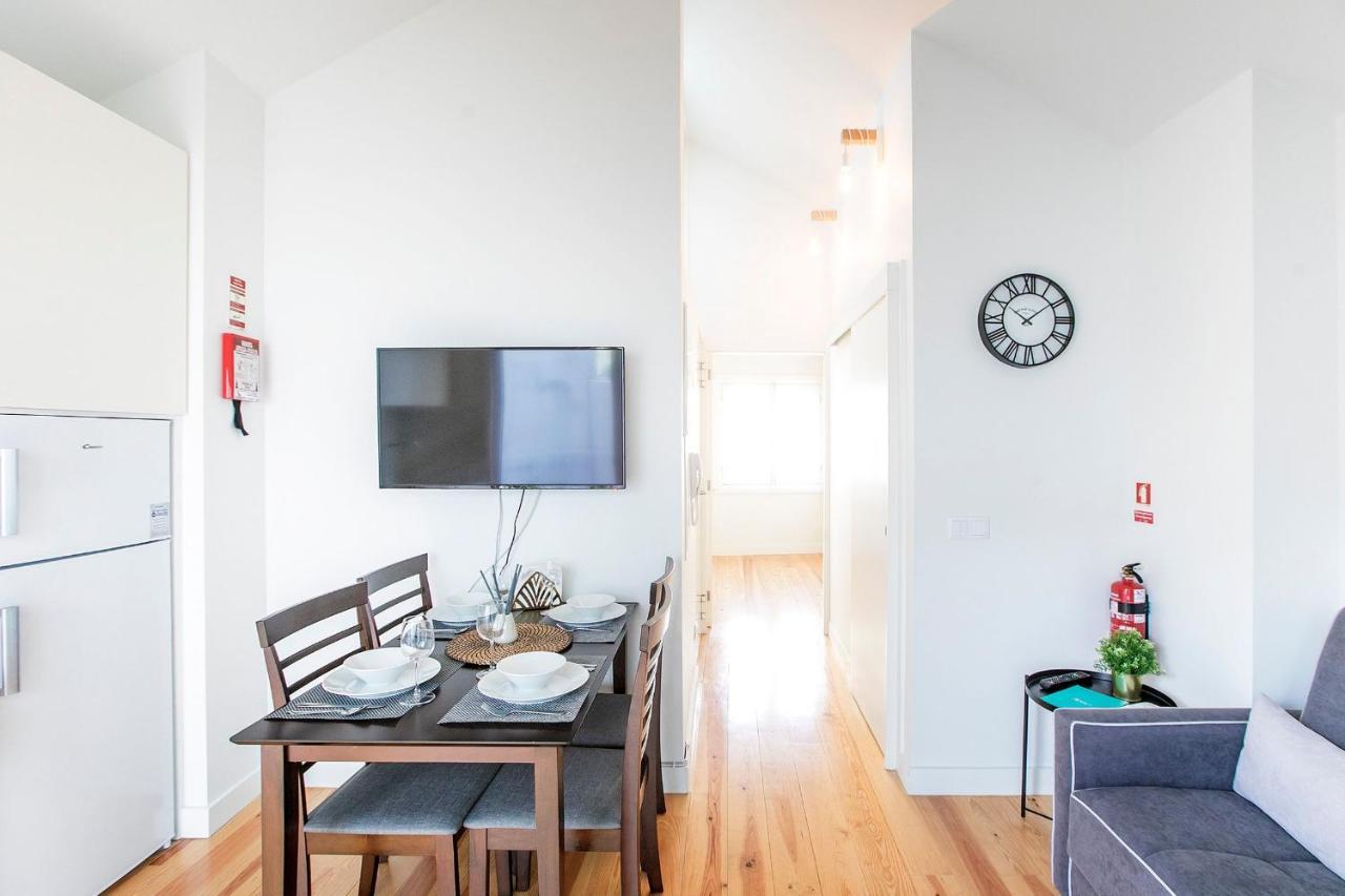 Lovelystay - Cozy 1Br In Santa Catarina W/ Balcony Porto Buitenkant foto