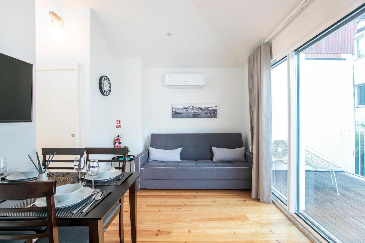Lovelystay - Cozy 1Br In Santa Catarina W/ Balcony Porto Buitenkant foto